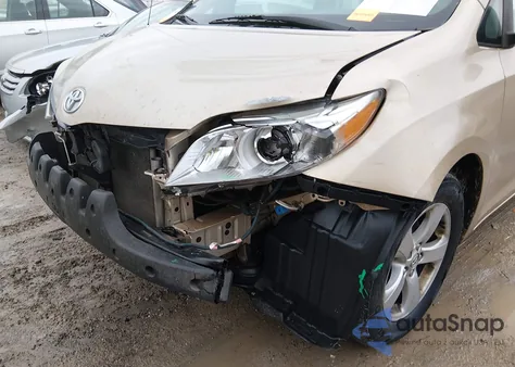 2013 Toyota Sienna L V6 7 Passenger from USA, damaged, VIN 5TDZK3DC3DS371647